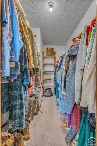 3764 SW Wood View DR, Topeka, KS 66610