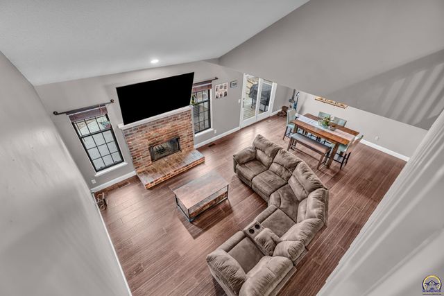 3764 SW Wood View DR, Topeka, KS 66610