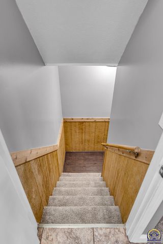 3764 SW Wood View DR, Topeka, KS 66610