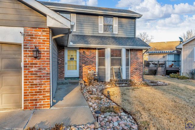 3764 SW Wood View DR, Topeka, KS 66610