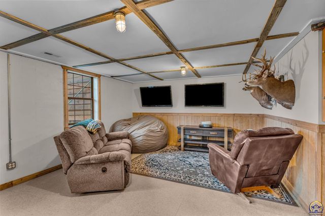 3764 SW Wood View DR, Topeka, KS 66610