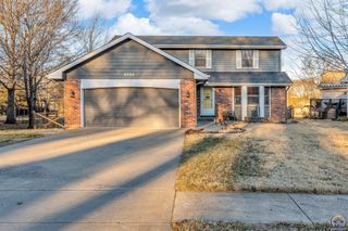 3764 SW Wood View DR, Topeka, KS 66610