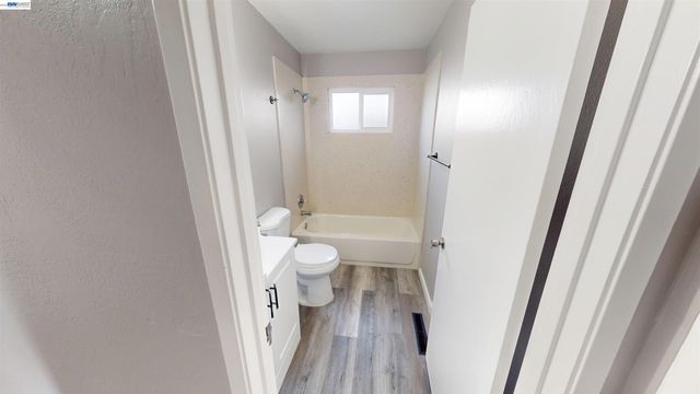 2105 48Th Ave, Oakland, CA 94601