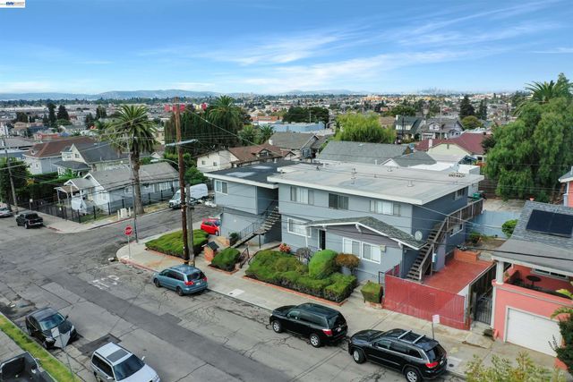 2105 48Th Ave, Oakland, CA 94601