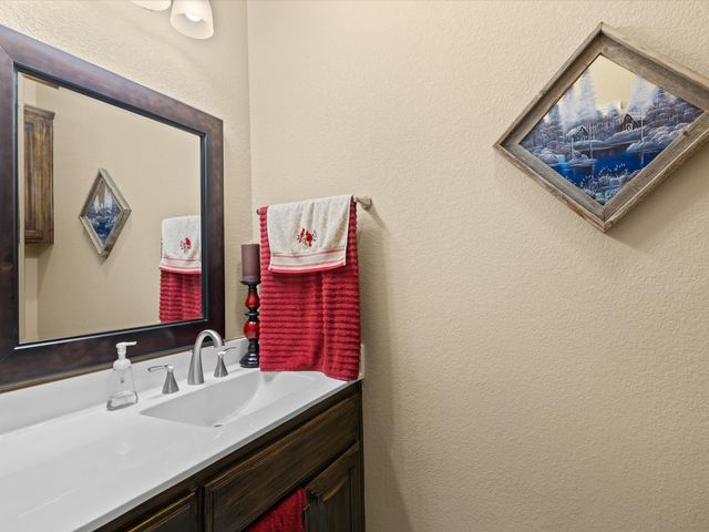 600 County Road 1790, Sunset, TX 76270