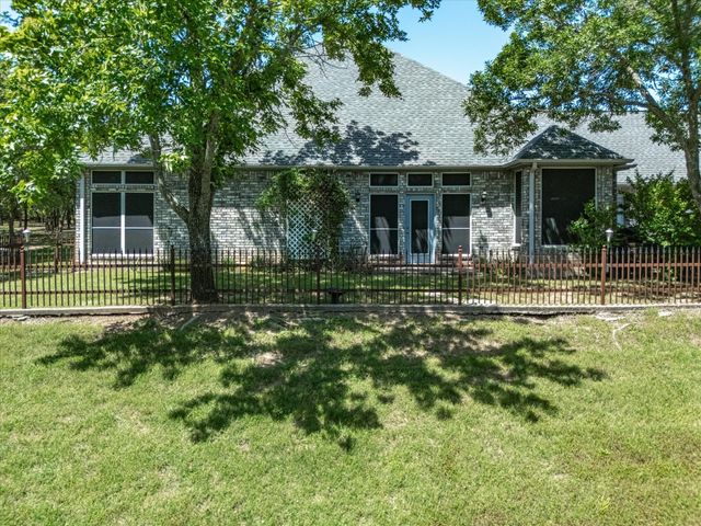 600 County Road 1790, Sunset, TX 76270