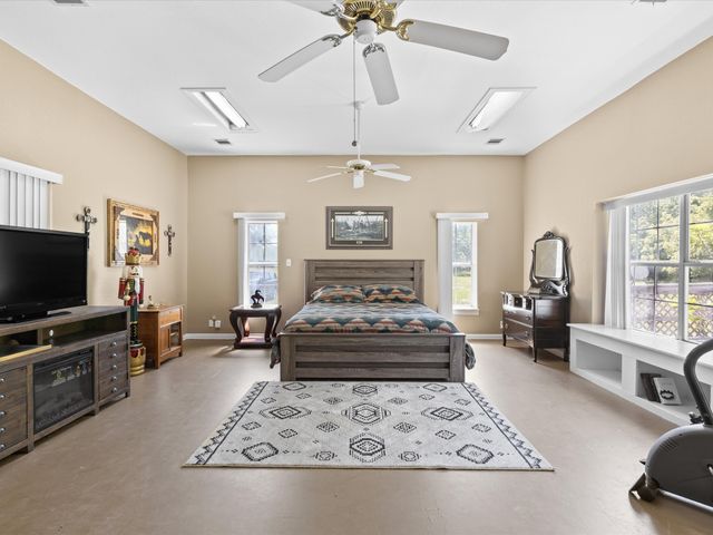 600 County Road 1790, Sunset, TX 76270