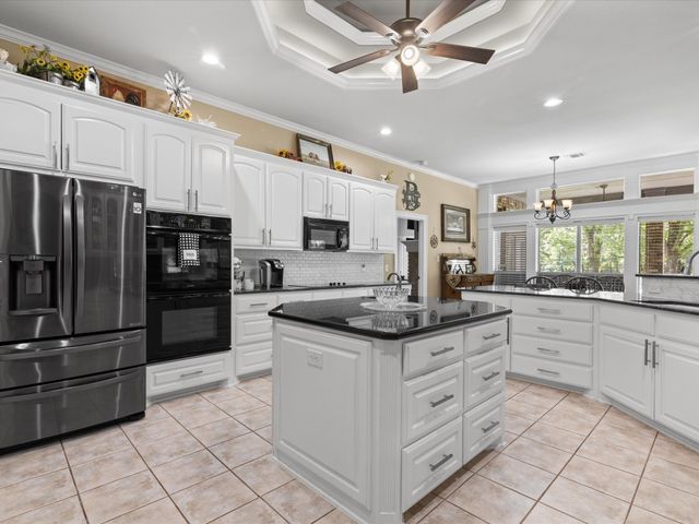 600 County Road 1790, Sunset, TX 76270