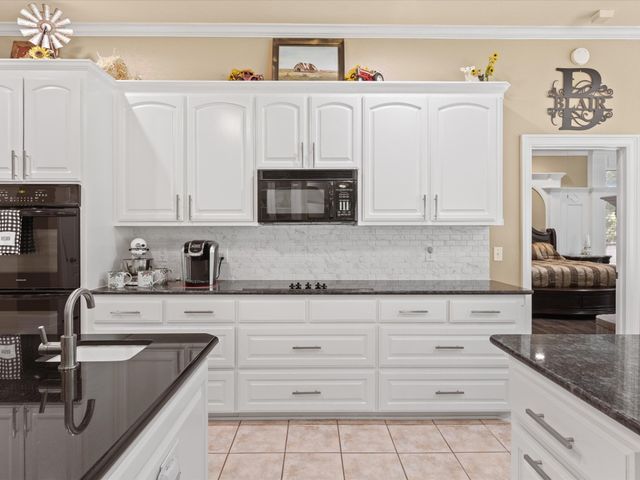 600 County Road 1790, Sunset, TX 76270