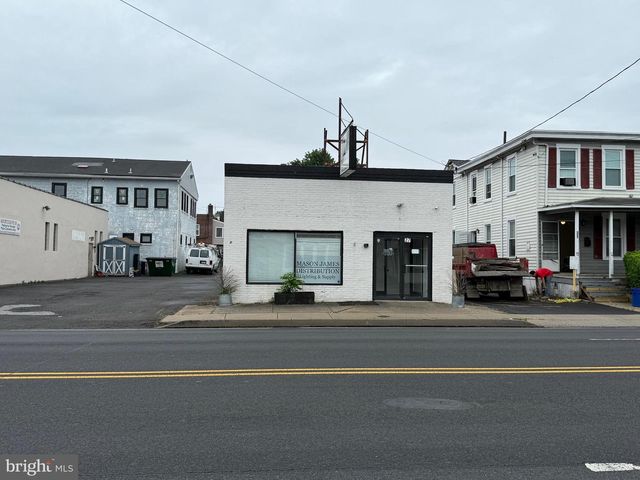 27 W LINCOLN HIGHWAY, Langhorne, PA 19047
