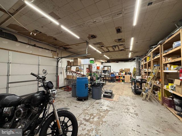 27 W LINCOLN HIGHWAY, Langhorne, PA 19047