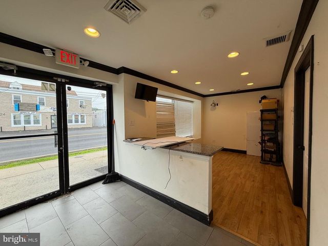 27 W LINCOLN HIGHWAY, Langhorne, PA 19047