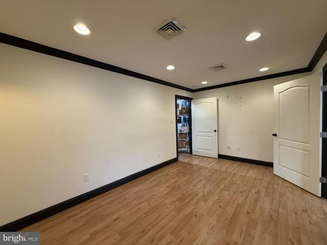 27 W LINCOLN HIGHWAY, Langhorne, PA 19047