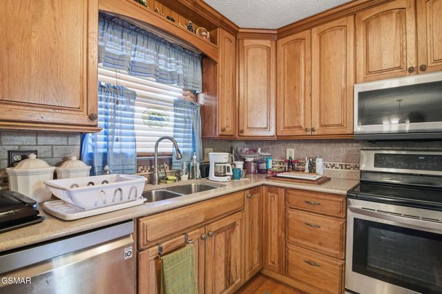 529 Old Gray Station Road, Johnson City, TN 37601