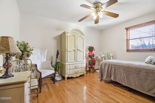 529 Old Gray Station Road, Johnson City, TN 37601