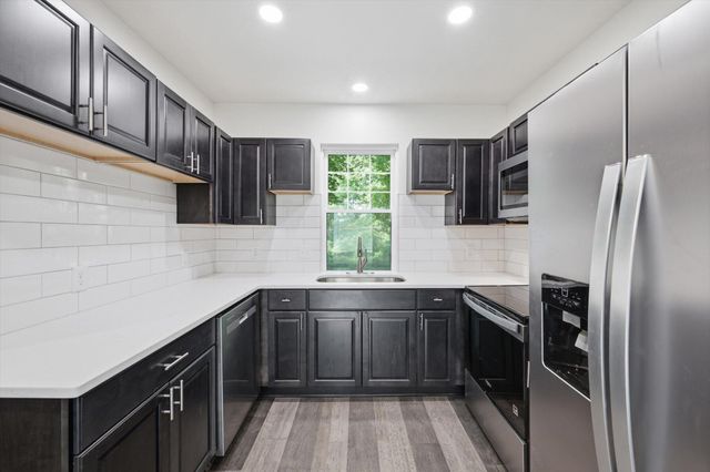 702 LINDBERG Drive, Council Bluffs, IA 51503