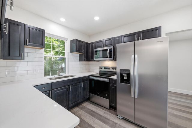 702 LINDBERG Drive, Council Bluffs, IA 51503