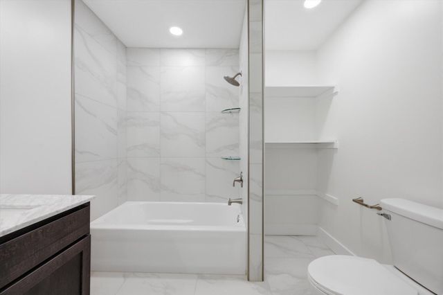702 LINDBERG Drive, Council Bluffs, IA 51503