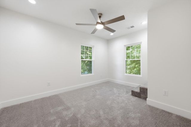 702 LINDBERG Drive, Council Bluffs, IA 51503