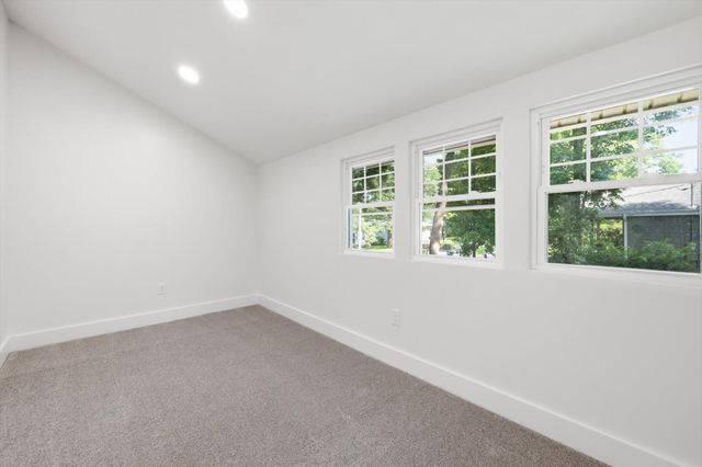 702 LINDBERG Drive, Council Bluffs, IA 51503