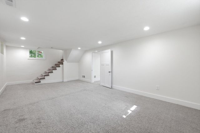 702 LINDBERG Drive, Council Bluffs, IA 51503