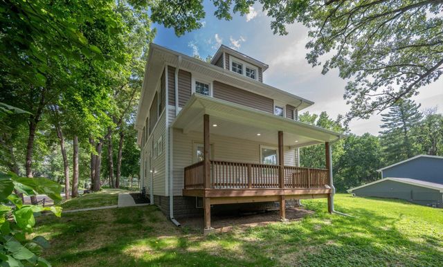 702 LINDBERG Drive, Council Bluffs, IA 51503
