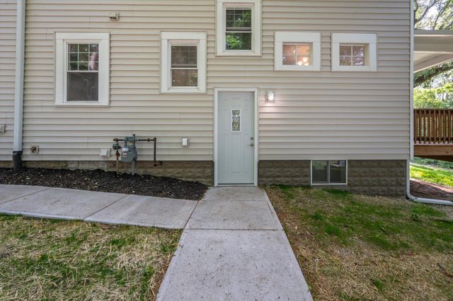 702 LINDBERG Drive, Council Bluffs, IA 51503