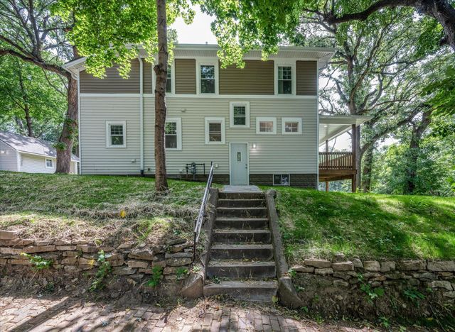 702 LINDBERG Drive, Council Bluffs, IA 51503