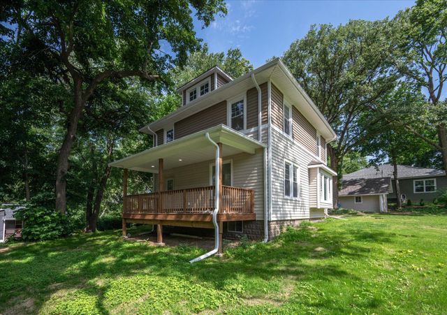 702 LINDBERG Drive, Council Bluffs, IA 51503