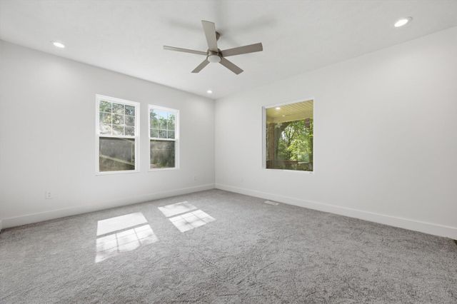 702 LINDBERG Drive, Council Bluffs, IA 51503