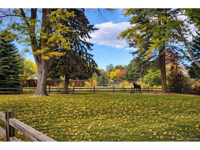 2429 S Chase Ln, Lakewood, CO 80227