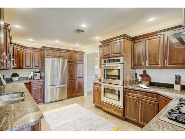 2429 S Chase Ln, Lakewood, CO 80227