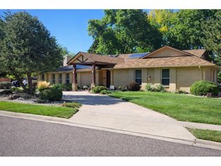 2429 S Chase Ln, Lakewood, CO 80227