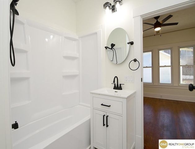 2467 N 47th Avenue, Omaha, NE 68104