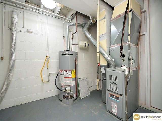 2467 N 47th Avenue, Omaha, NE 68104