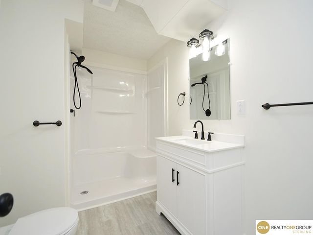 2467 N 47th Avenue, Omaha, NE 68104