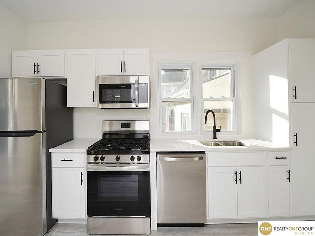 2467 N 47th Avenue, Omaha, NE 68104