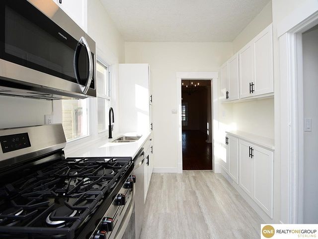 2467 N 47th Avenue, Omaha, NE 68104