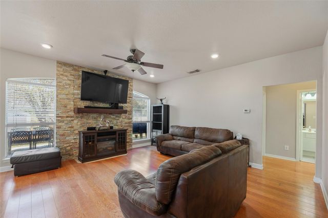 16805 Willow Oak LN, Round Rock, TX 78681