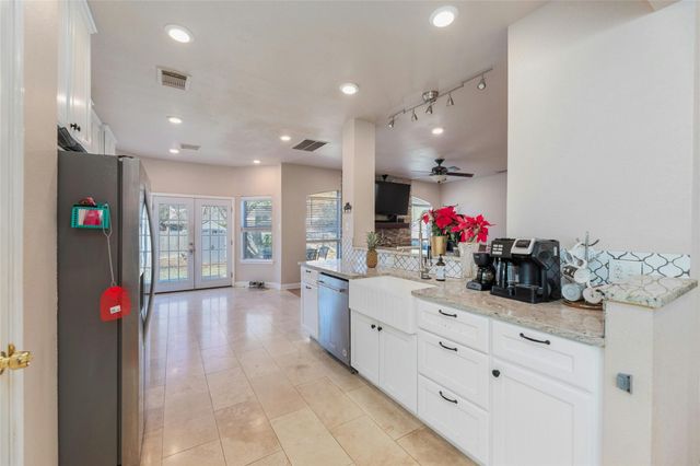 16805 Willow Oak LN, Round Rock, TX 78681
