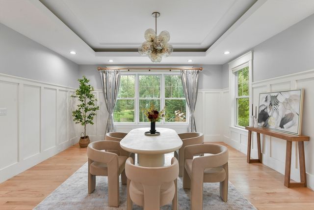 6 Norwich Rd, Wellesley, MA 02481