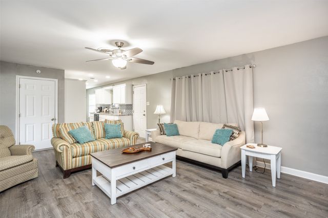 1808 College Street, Gainesville, TX 76240