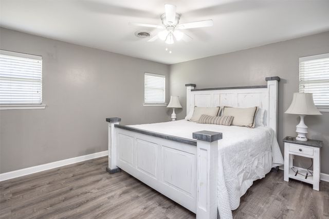 1808 College Street, Gainesville, TX 76240