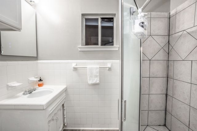 1808 College Street, Gainesville, TX 76240