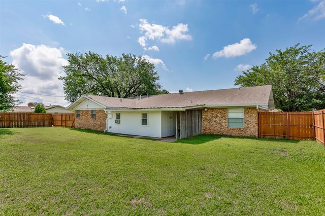 1808 College Street, Gainesville, TX 76240