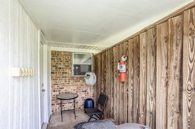 1808 College Street, Gainesville, TX 76240