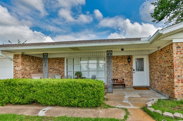 1808 College Street, Gainesville, TX 76240