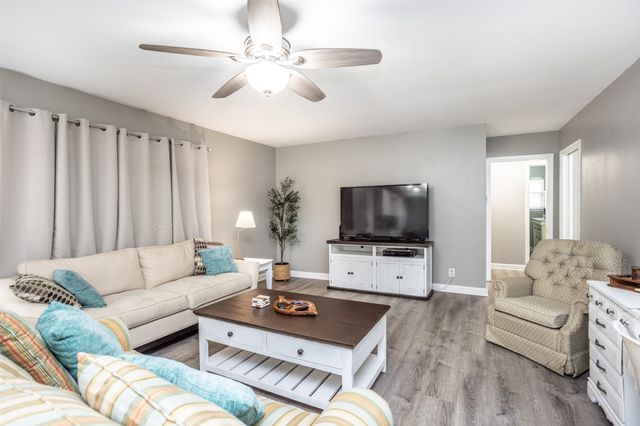 1808 College Street, Gainesville, TX 76240