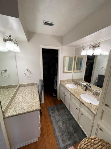 4523 Acacia Street, Bellaire, TX 77401