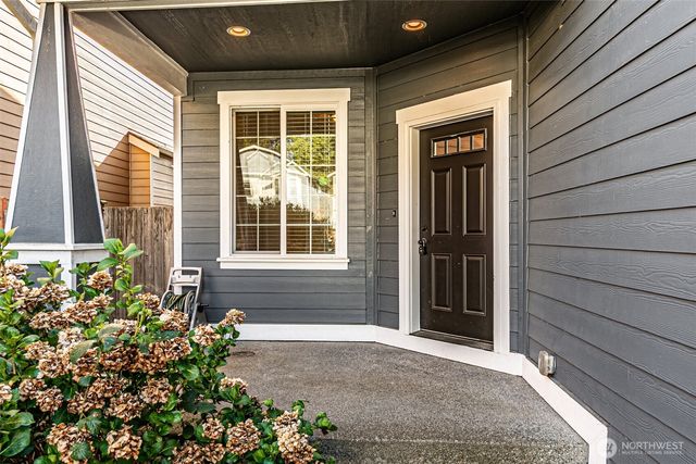 952 Burton Ray Street NE, Olympia, WA 98516